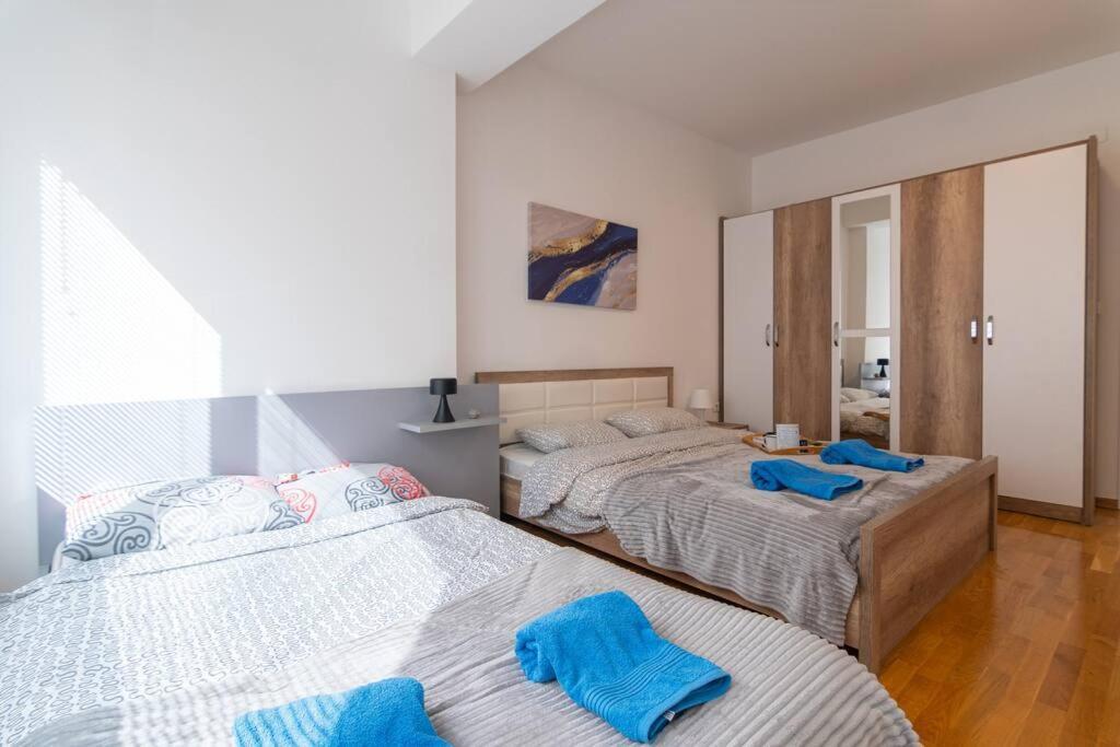 Apartament Eluxory *