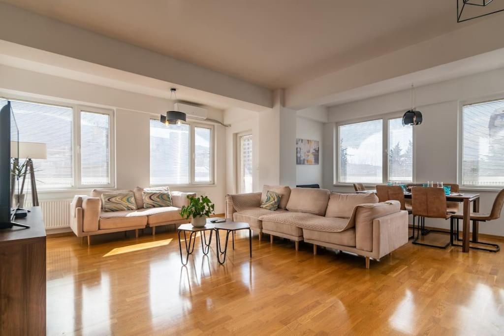 Eluxory Apartament