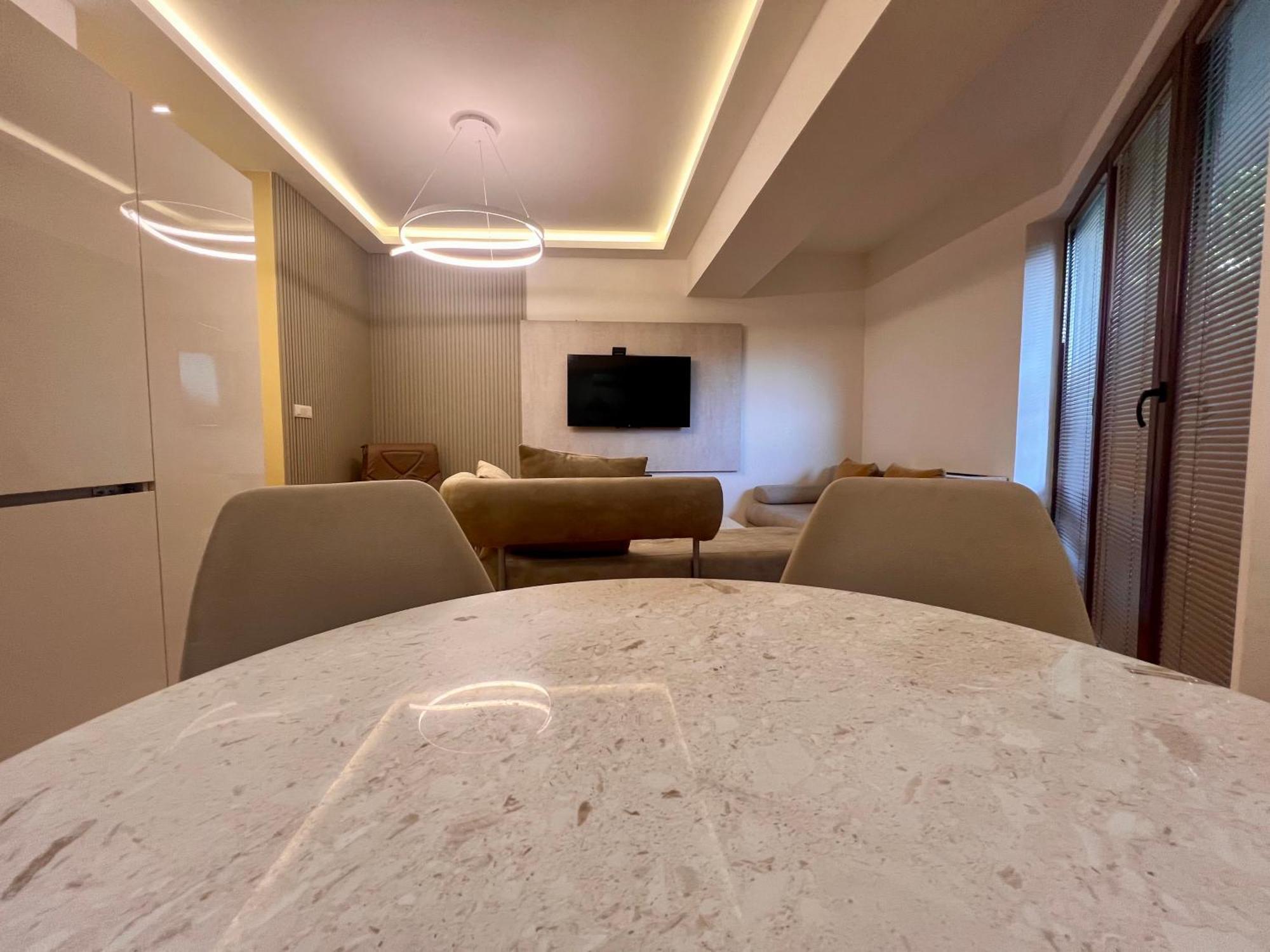 Eluxory Apartament